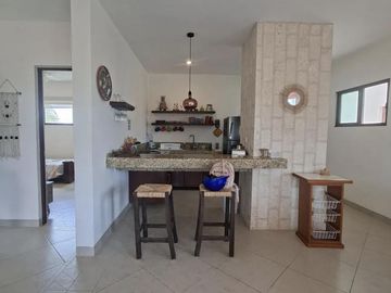 EN VENTA DEPARTAMENTO EN CHICXULUB, AMUEBLADO, 1 CUADRA DEL MAR