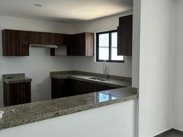 Entrega Inmediata De 3 Recamaras Recamara En Planta Baja Y Alberca, Capri Cholul Merida Yucatan