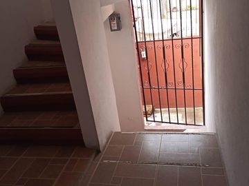 DEPARTAMENTO/CASA DUPLEX AMUEBLADA EN RENTA EN TOLUCA CON SERVICIOS, CERCANA A G.M.