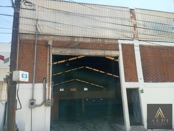 Bodega comercial en renta Mitras Centro