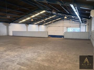 Bodega comercial en renta Mitras Centro