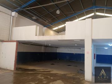 Bodega comercial en renta Mitras Centro