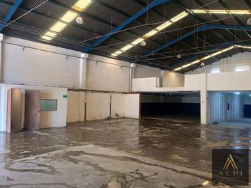 Bodega comercial en renta Mitras Centro
