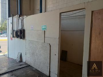 Bodega comercial en renta Mitras Centro
