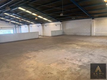 Bodega comercial en renta Mitras Centro