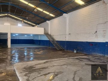Bodega comercial en renta Mitras Centro