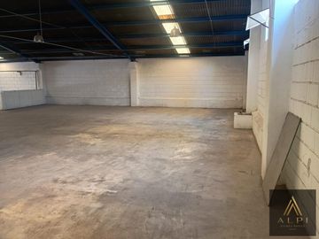 Bodega comercial en renta Mitras Centro