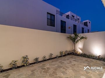 Casa en renta Dentro de Coto con alberca, Fraccionamiento Solares, Zapopan