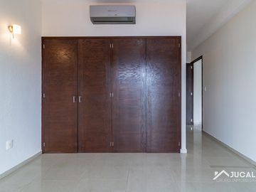 Departamento en renta en Puerta Real, Valle Real, Zapopan Jal