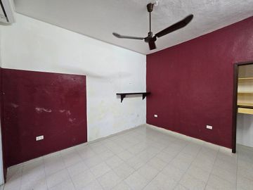 CASA EN VENTA MERIDA, CENTRO CERCA DE PASEO MONTEJO, ENTREGA INMEDIATA.