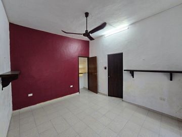 CASA EN VENTA MERIDA, CENTRO CERCA DE PASEO MONTEJO, ENTREGA INMEDIATA.