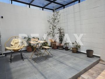 CASA EN VENTA EN PUNTA ESMERALDA