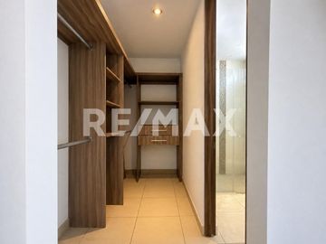 CASA EN VENTA EN PUNTA ESMERALDA