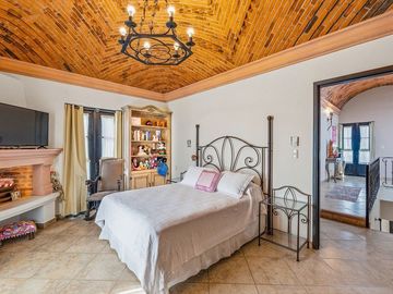 Casa estilo Colonial en venta en San Miguel de Allende, Club de Golf Zirándaro