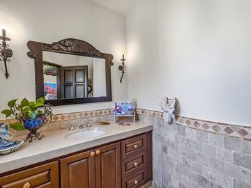 Casa estilo Colonial en venta en San Miguel de Allende, Club de Golf Zirándaro