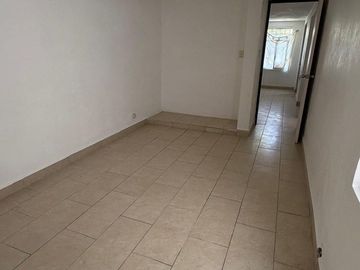 Casa con Dos Departamentos en Venta en San Miguel – Con Potencial de Renta
