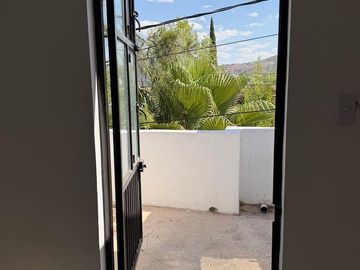 Casa con Dos Departamentos en Venta en San Miguel – Con Potencial de Renta