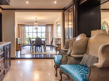 CASA EN BOSQUES DE LAS LOMAS CON HERMOSO JARDIN