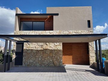 CASA EN ALTOZANO, QUERETARO