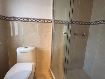 CASA EN RENTA CON JARDIN EN LOMAS DE GUADALUPE CERCA VILLA VERDUN Y LAS AGUILAS