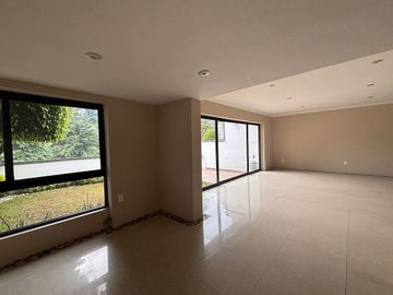 CASA EN RENTA CON JARDIN EN LOMAS DE GUADALUPE CERCA VILLA VERDUN Y LAS AGUILAS