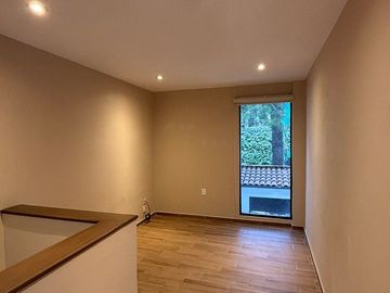CASA EN RENTA CON JARDIN EN LOMAS DE GUADALUPE CERCA VILLA VERDUN Y LAS AGUILAS
