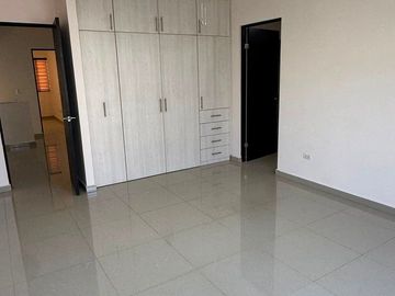 CASA EN VENTA EN CERRADAS DE CUMBRES SECTOR VERONA