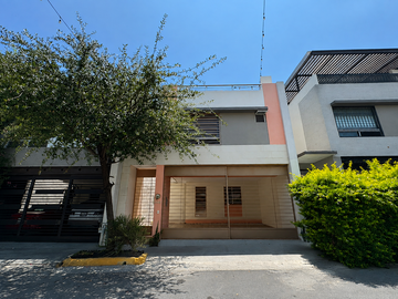 CASA EN VENTA EN CERRADAS DE CUMBRES SECTOR VERONA