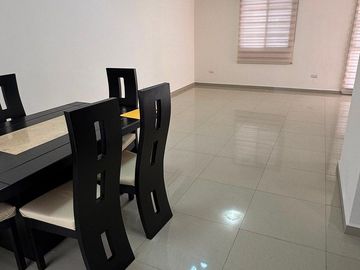 CASA EN VENTA EN CERRADAS DE CUMBRES SECTOR VERONA