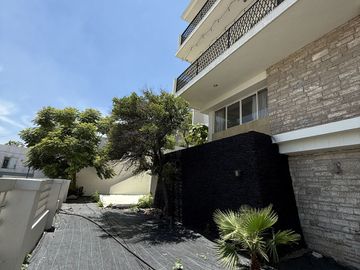Casa en Venta en Vista Hermosa, Monterrey, N.L.