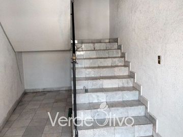 Renta edificio oficinas 300 m2 centro Querétaro, en Av Universidad. 3 niveles.