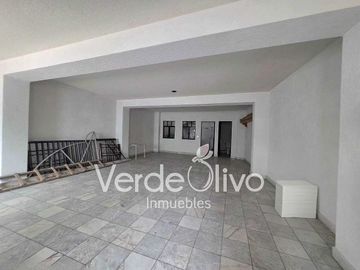 Renta edificio oficinas 300 m2 centro Querétaro, en Av Universidad. 3 niveles.