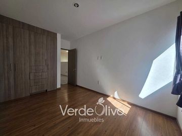 Renta casa en Cumbres de Juriquilla. 3 Rec c/baño. Priv con Alberca. Qro.