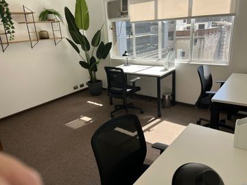 Oficina amoblada en arriendo en Santa Lucía, Santiago Centro