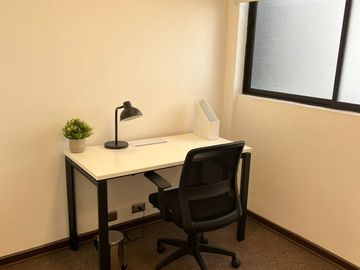Oficina amoblada en arriendo en Santa Lucía, Santiago Centro