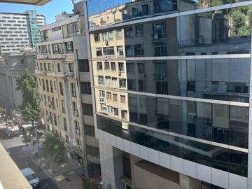 Oficina amoblada en arriendo en Santa Lucía, Santiago Centro