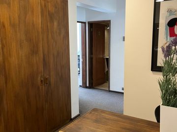 Oficina amoblada en arriendo en Santa Lucía, Santiago Centro