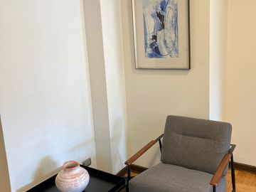 Oficina amoblada en arriendo en Santa Lucía, Santiago Centro