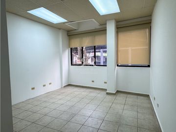 Oficina amplia en El Cangrejo 207m2