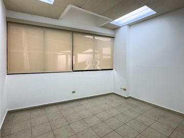 Oficina amplia en El Cangrejo 207m2