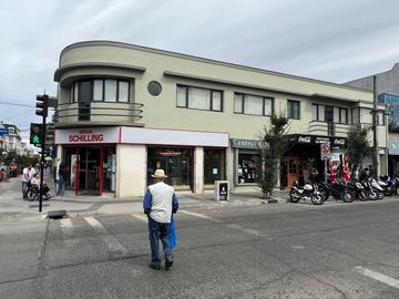 SE ARRIENDA AMPLIAS  OFICINAS EN EL CENTRO DE CHILLÁN