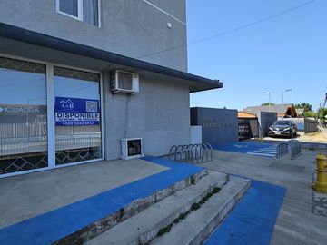 SE VENDEN Y ARRIENDAN LOCALES COMERCIALES EN CONDOMINIO