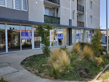 SE VENDEN Y ARRIENDAN LOCALES COMERCIALES EN CONDOMINIO