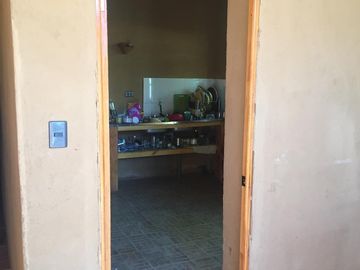 HERMOSO TERRENO CON CASA DE ADOBE 2D -1B Y ARBOLES FRUTALES