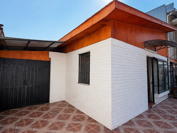 CASA CON GRAN TERRENO A PASOS DEL METRO PLAZA QUILICURA
