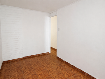 CASA CON GRAN TERRENO A PASOS DEL METRO PLAZA QUILICURA