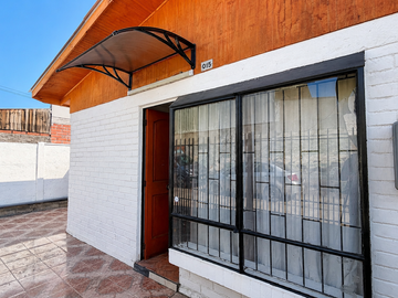 CASA CON GRAN TERRENO A PASOS DEL METRO PLAZA QUILICURA