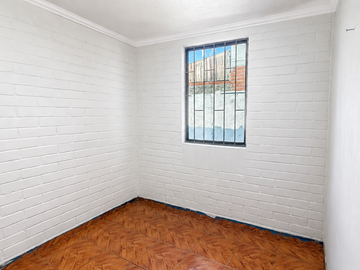CASA CON GRAN TERRENO A PASOS DEL METRO PLAZA QUILICURA