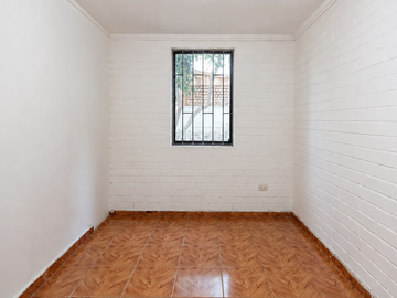 CASA CON GRAN TERRENO A PASOS DEL METRO PLAZA QUILICURA
