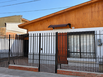 CASA CON GRAN TERRENO A PASOS DEL METRO PLAZA QUILICURA